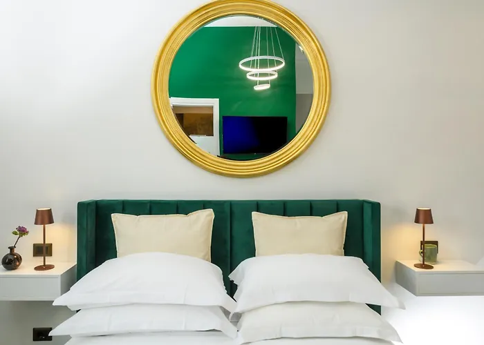 Luce Di Floor Near Vatican