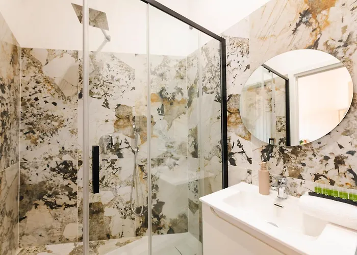 Luce Di Floor Near Vatican *